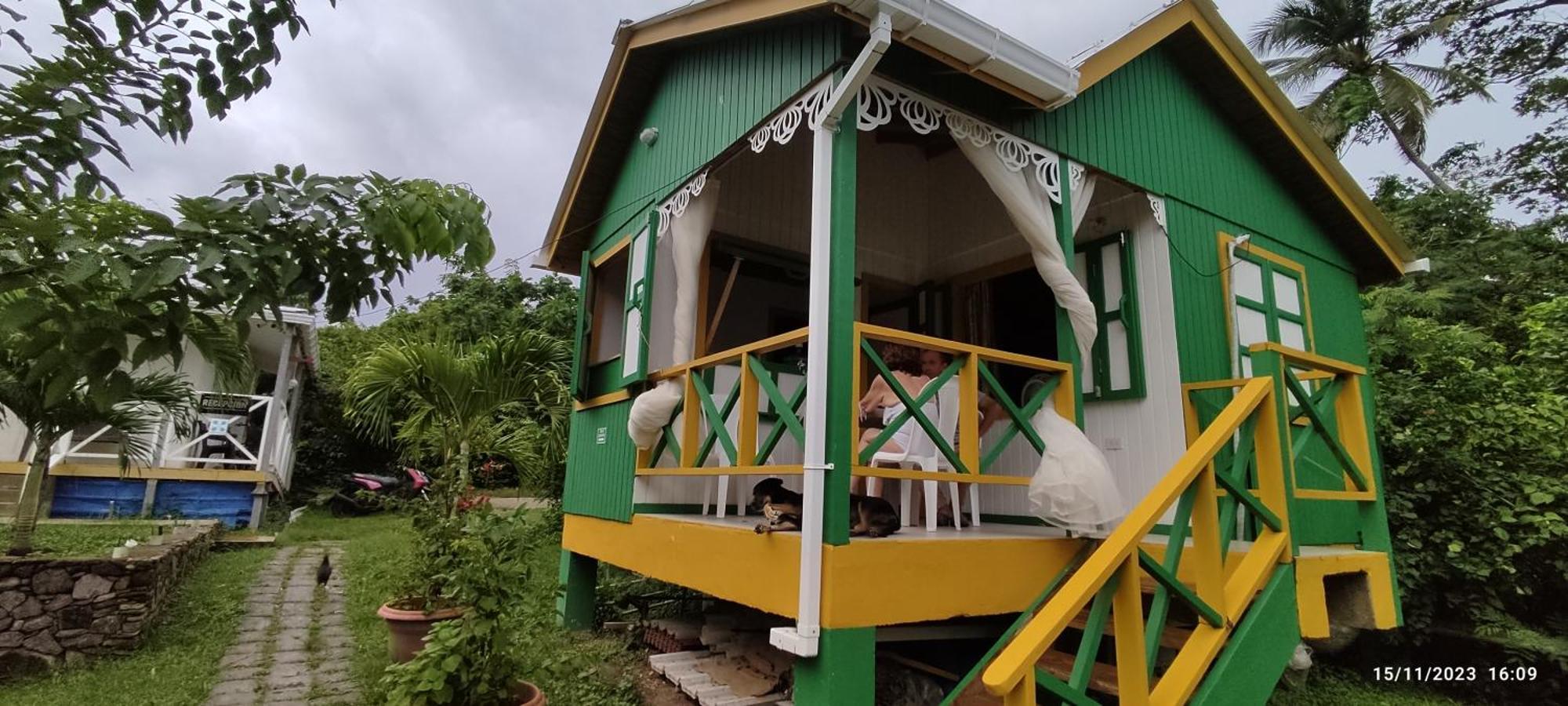 Hotel Yellow Home Providencia Isla Bahia Suroeste Exterior photo